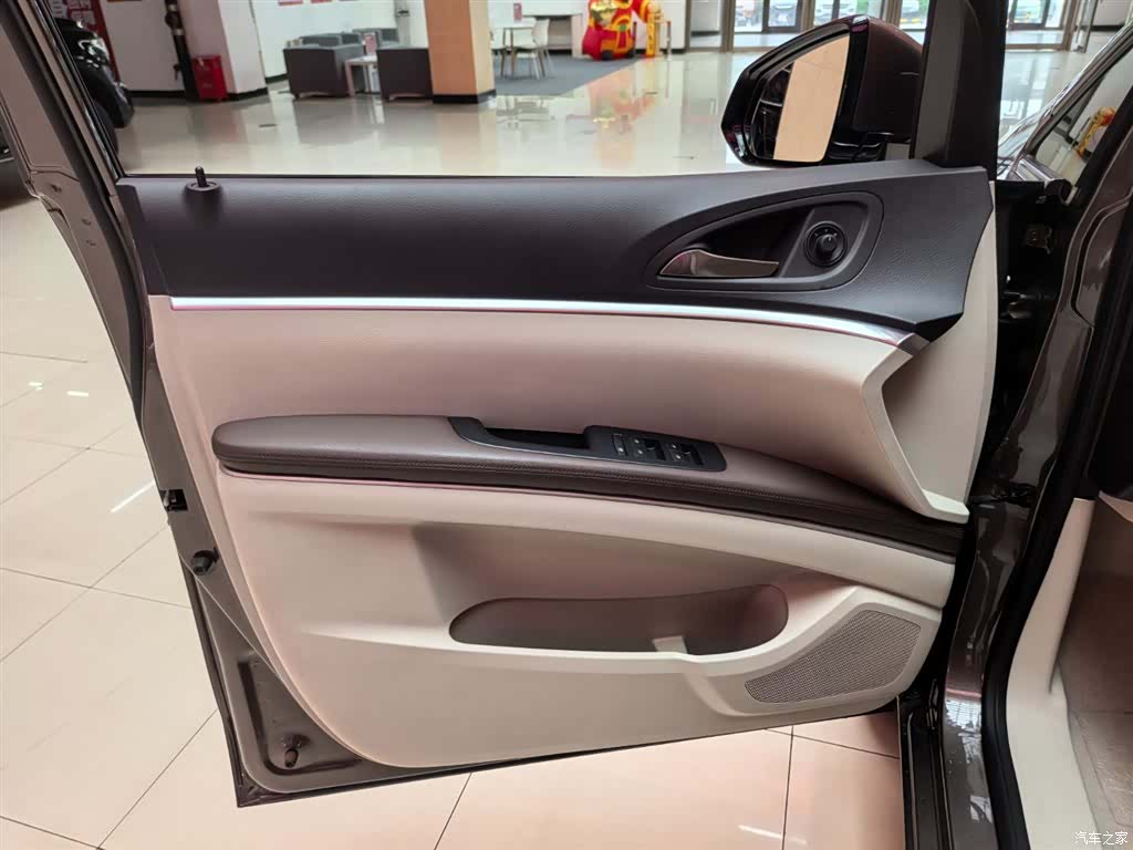Buick GL8, 2022 6