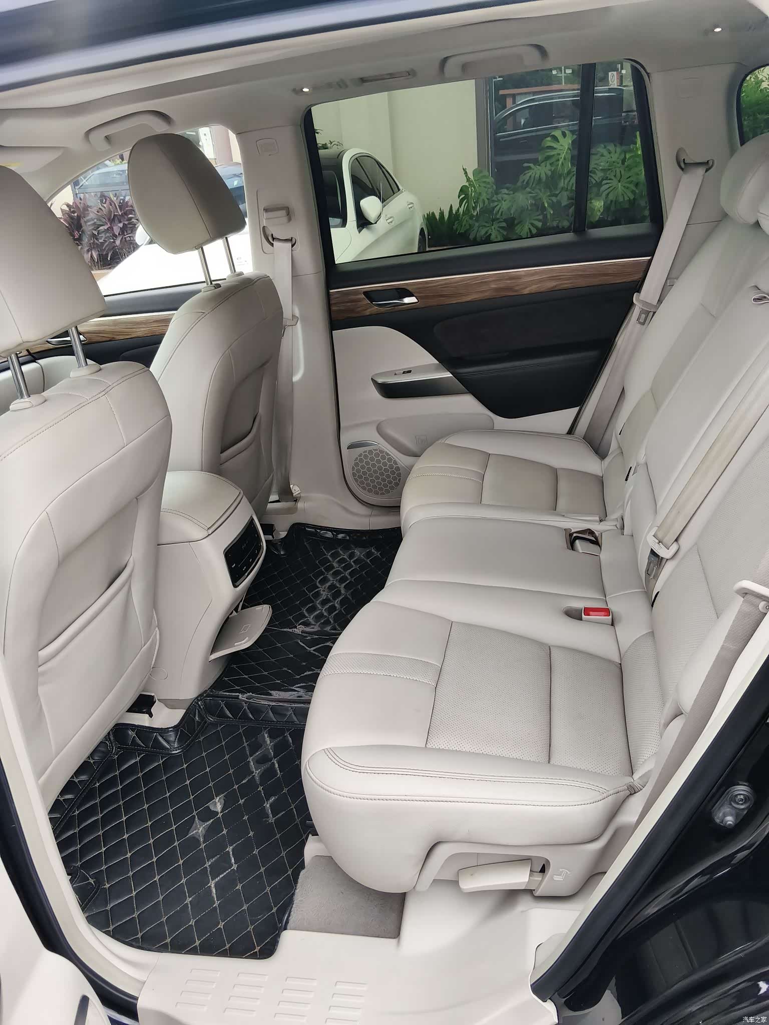 Trumpchi GS8, 2017 12