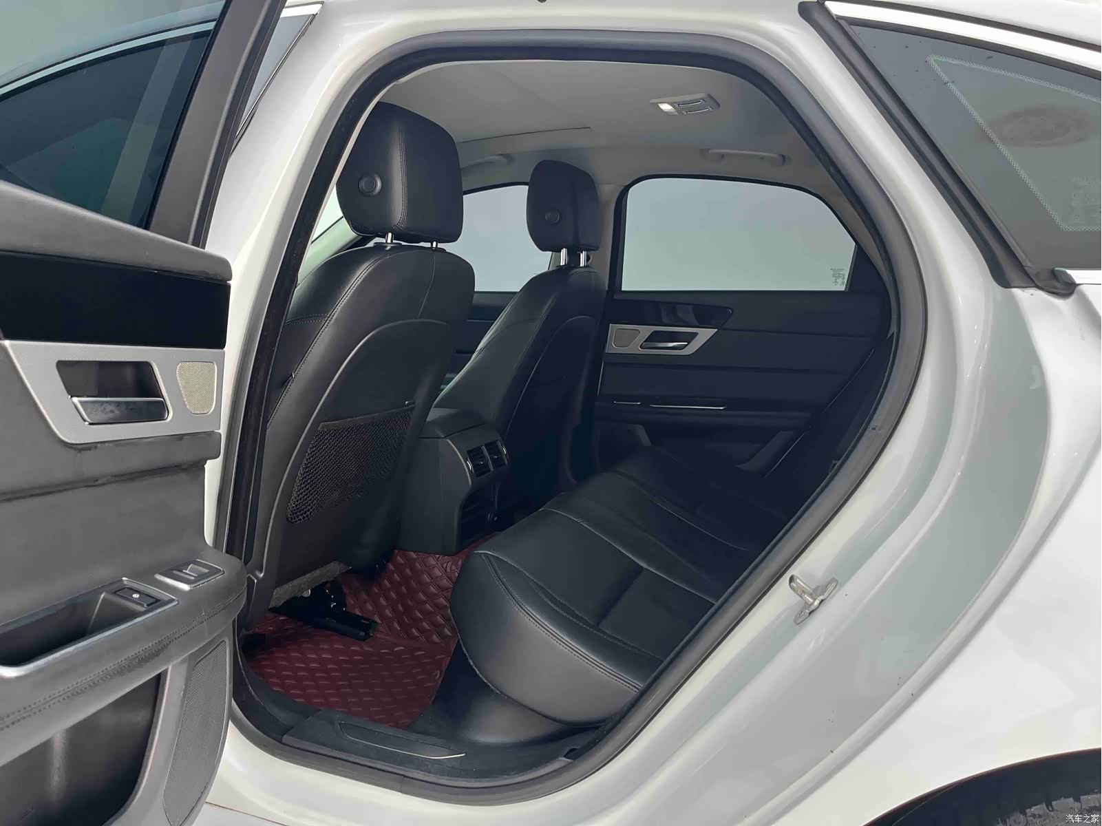Jaguar XF, 2016 6