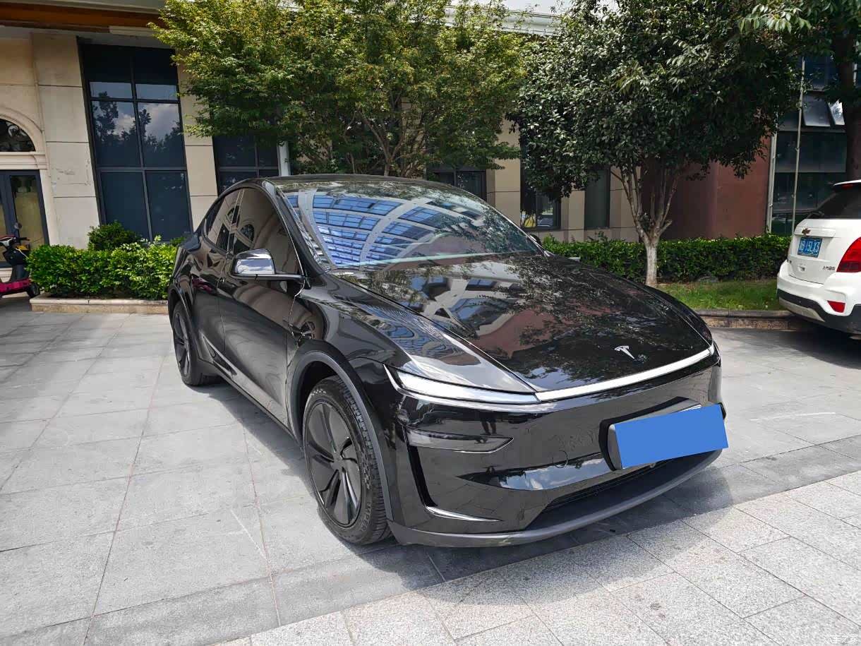 Tesla Model Y, 2026 3