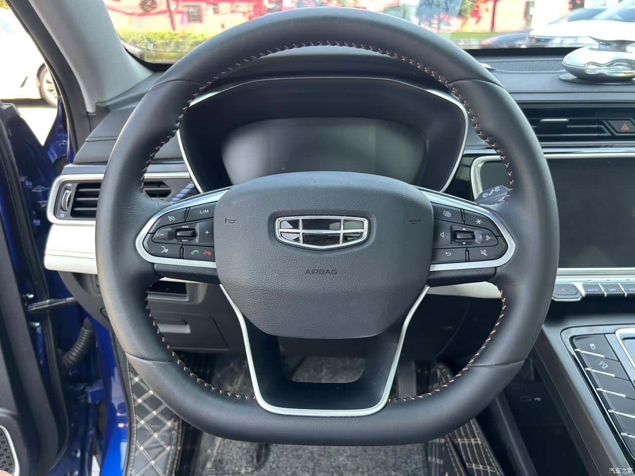 Geely Boyue, 2022 12