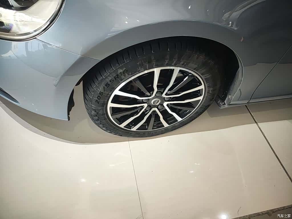 Volvo V40, 2016 23