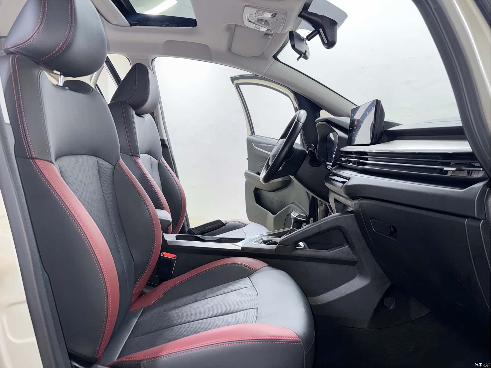 Geely X3, 2022 10