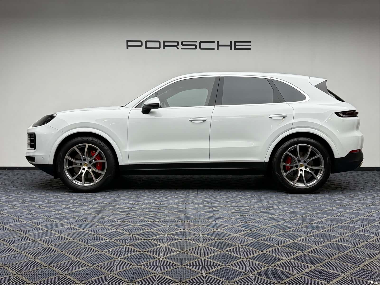 Porsche Cayenne, 2023 4