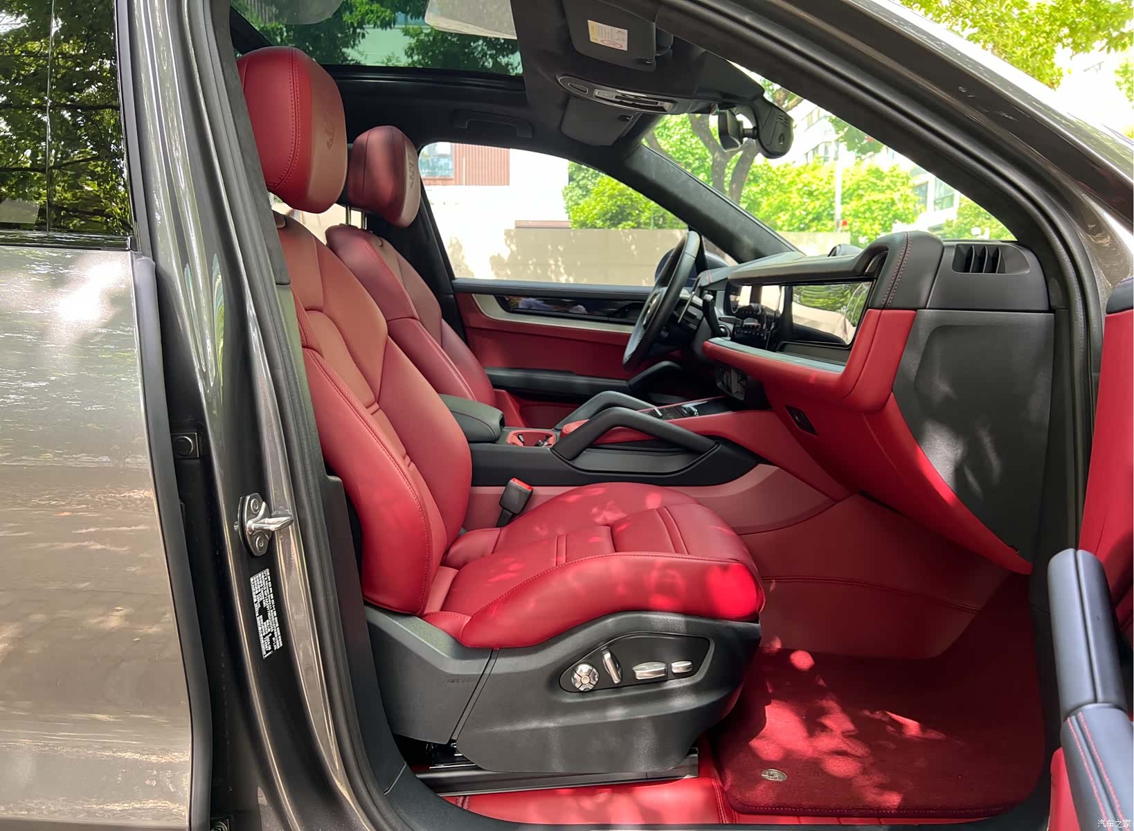 Porsche Cayenne, 2025 9