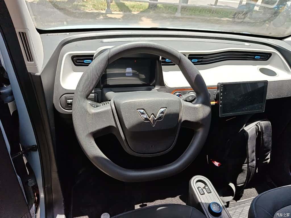 Wuling MINIEV, 2020 11