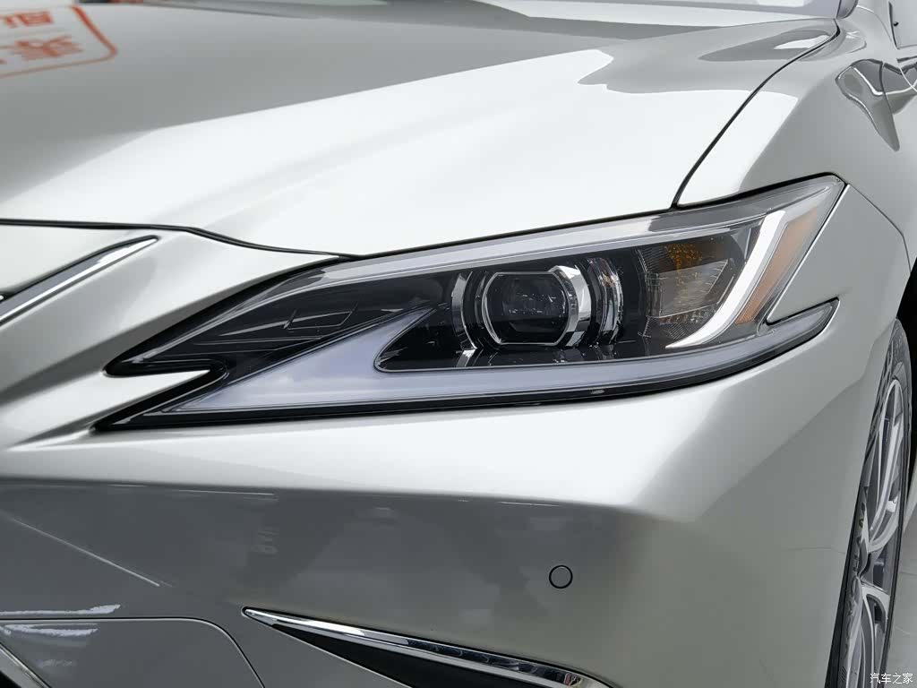 Lexus ES, 2024 7