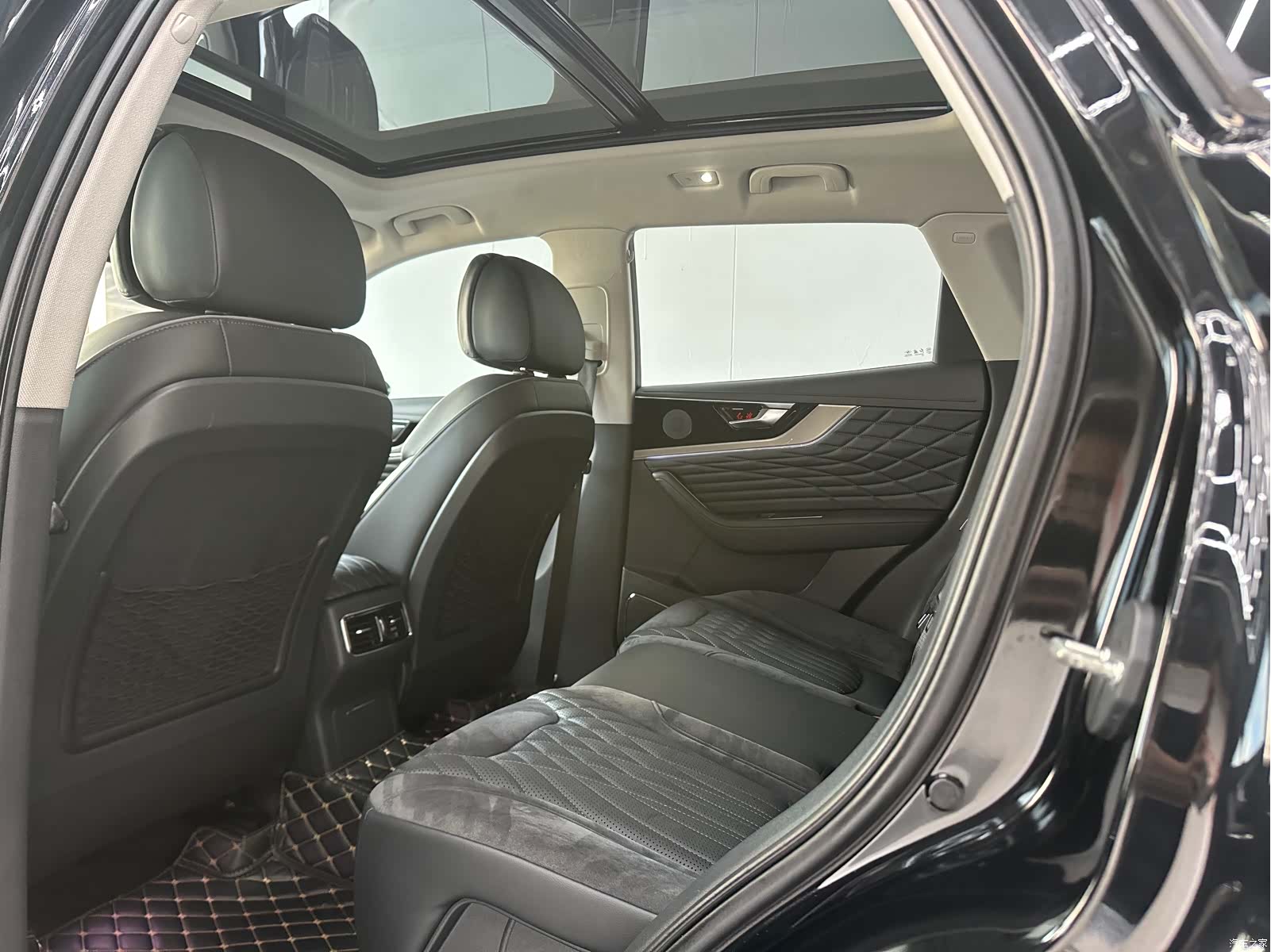 Hongqi HS5, 2022 все фото
