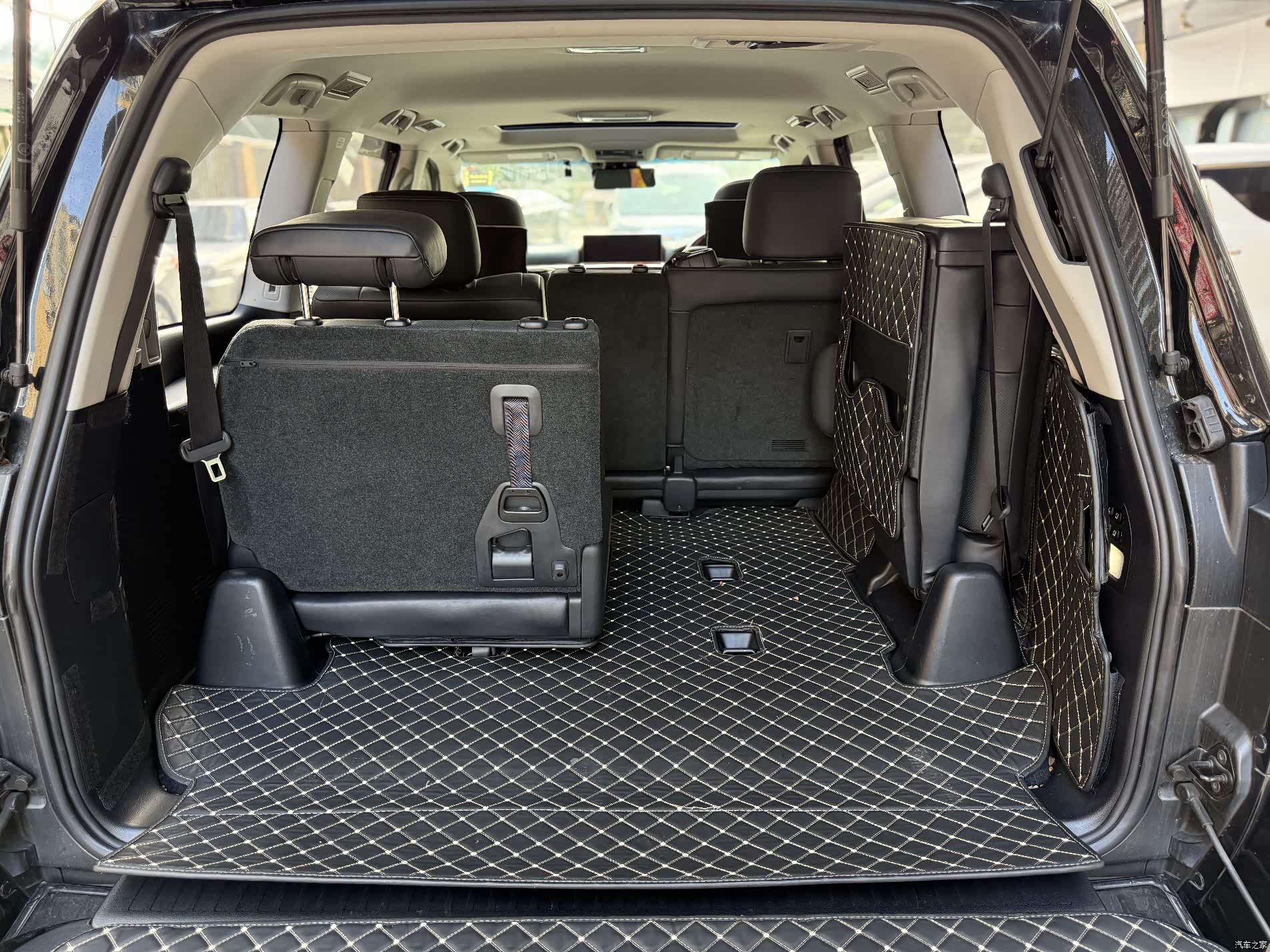 Lexus LX, 2022 24