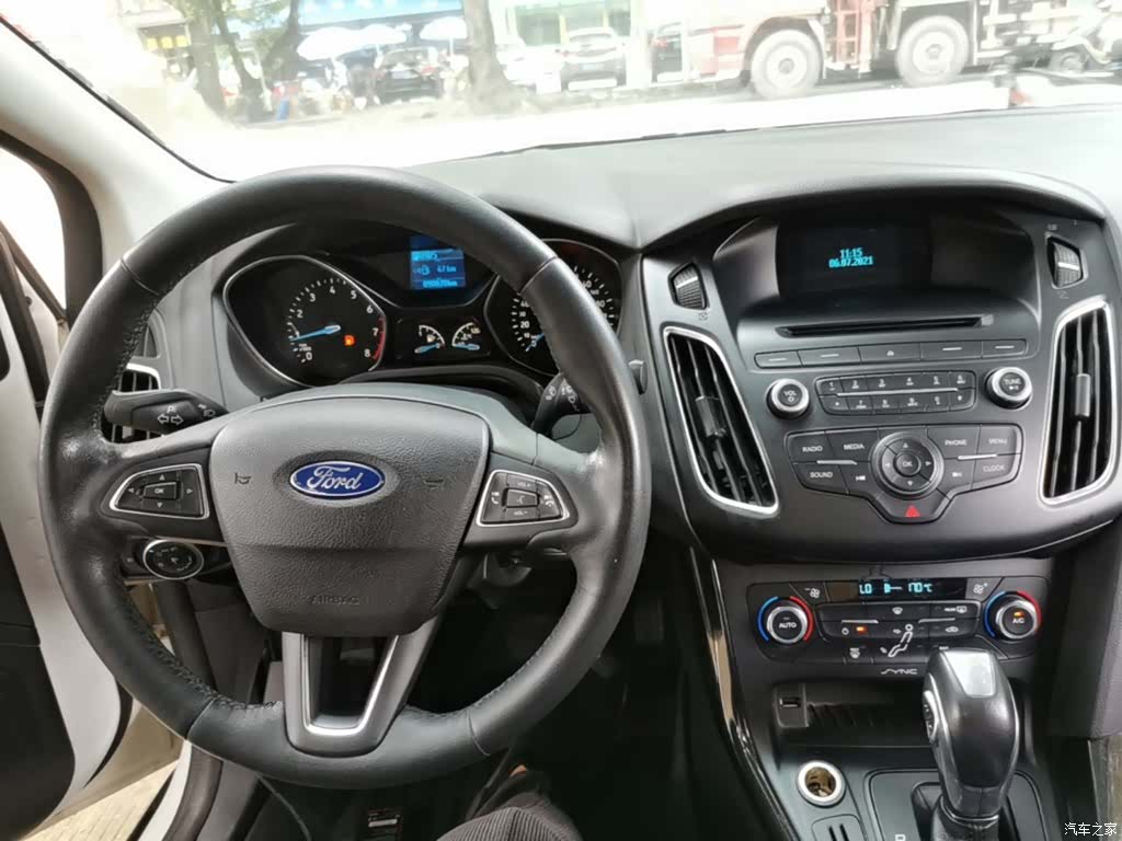 Ford Focus, 2015 10