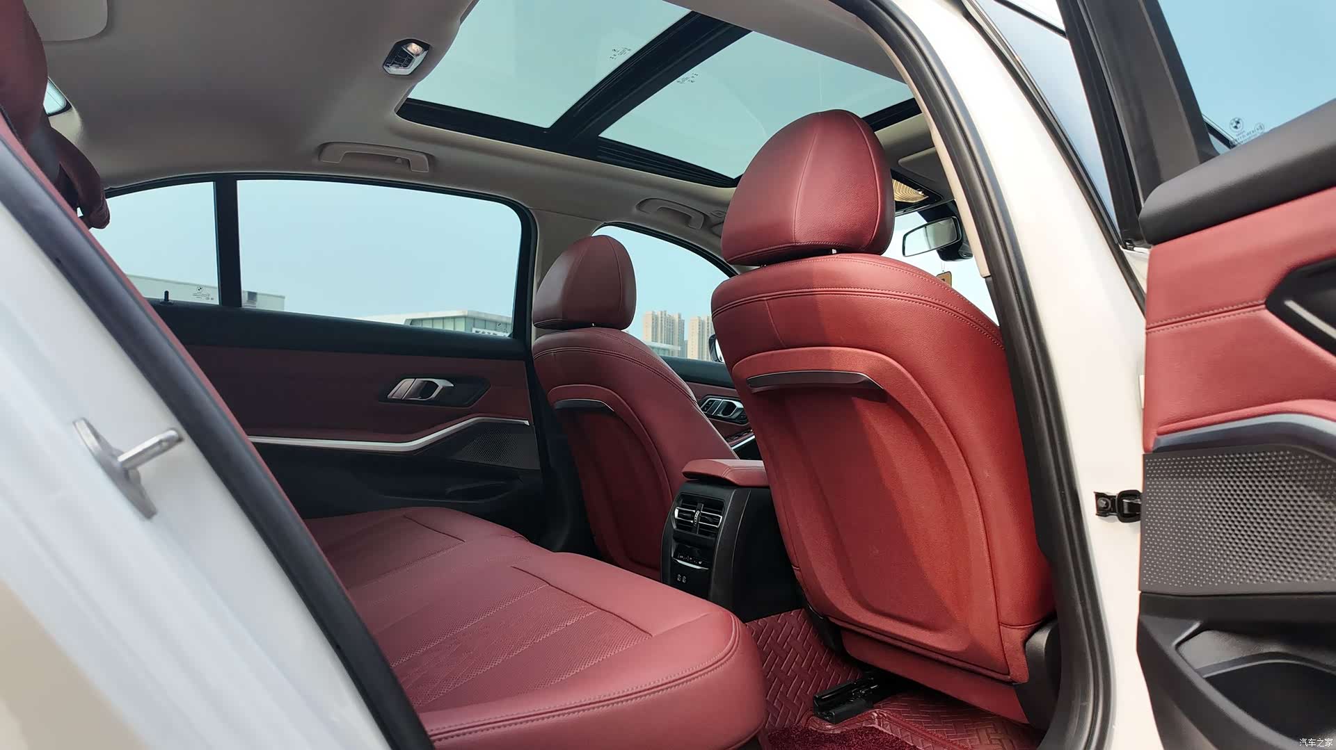 BMW 3 Series, 2023 11