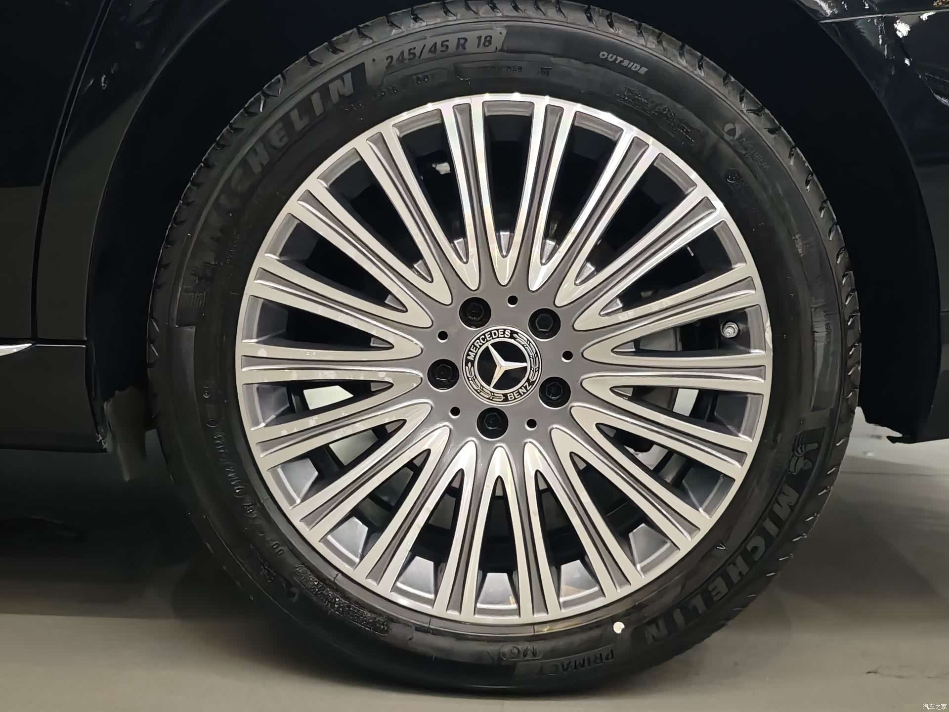 Mercedes-Benz E-Class, 2023 18
