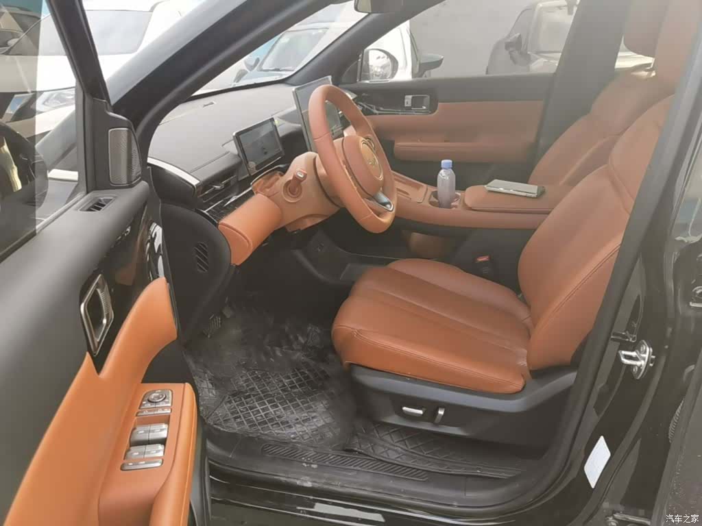 Wuling Starlight, 2025 16
