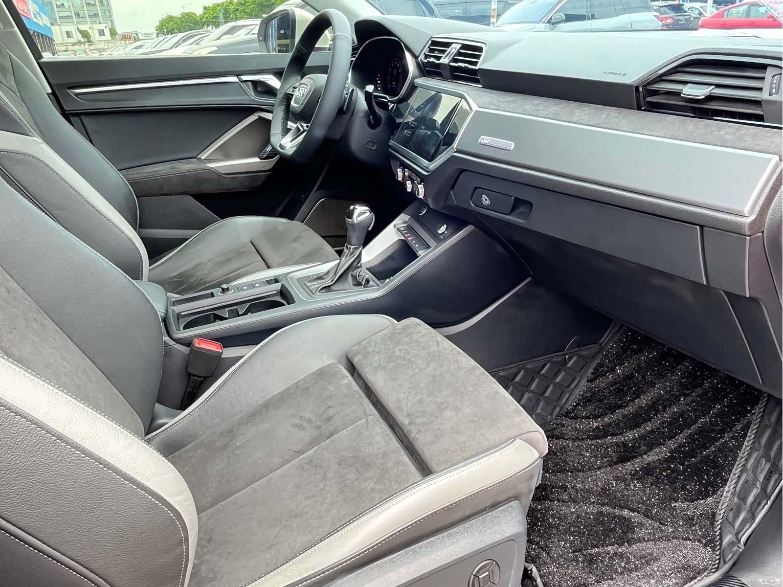 Audi Q3, 2022 13