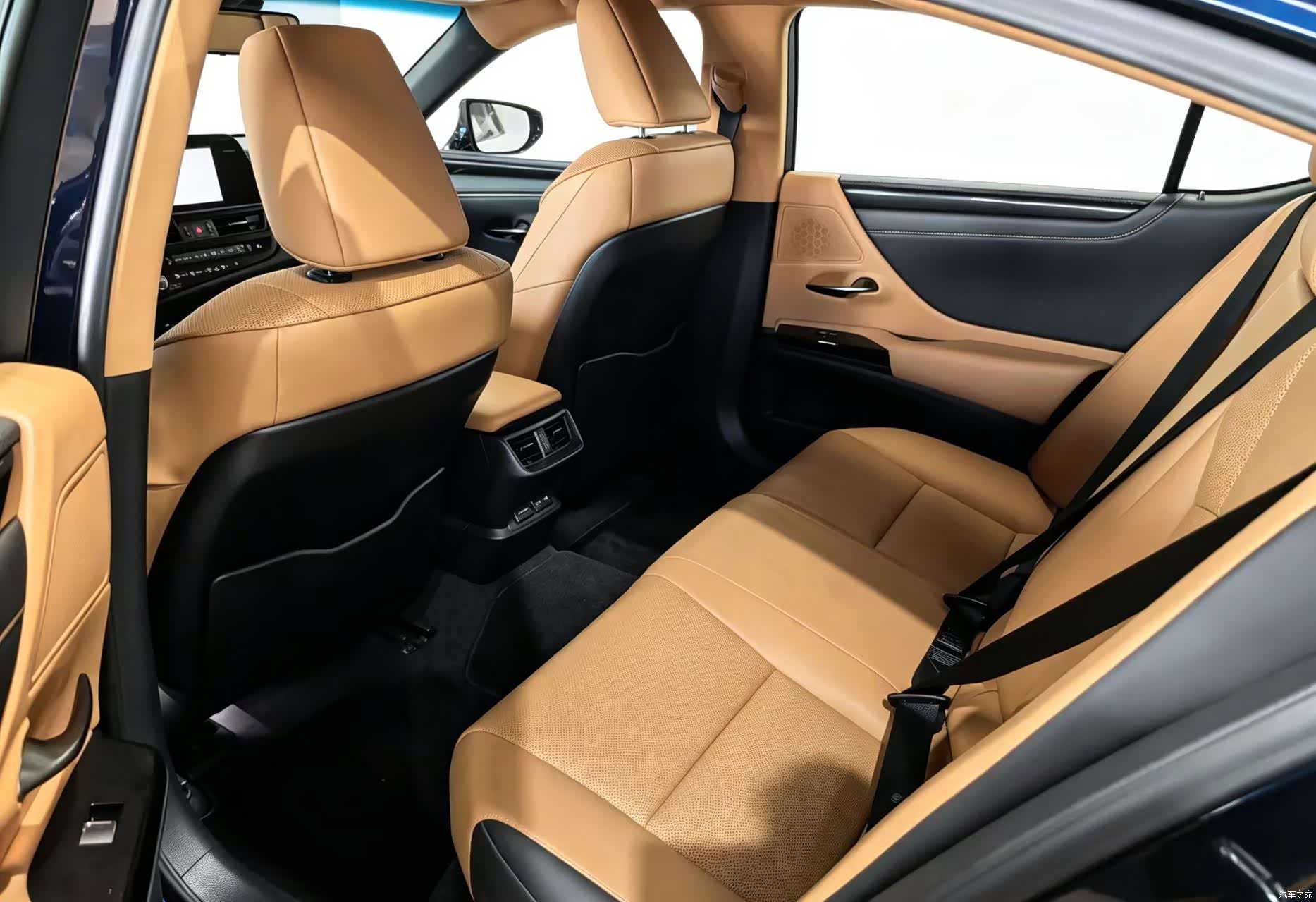 Lexus ES, 2021 6