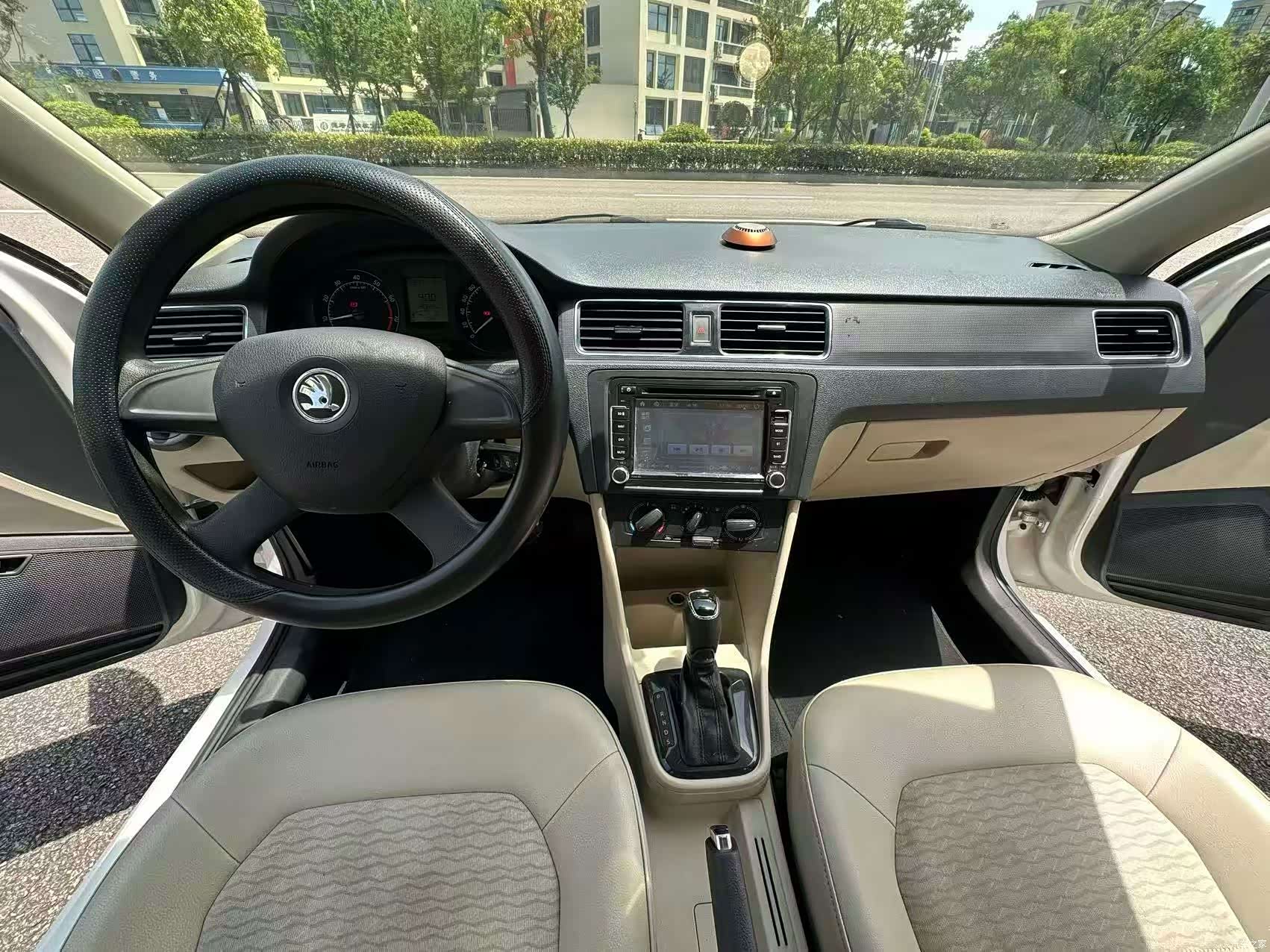 Skoda Rapid, 2013 7