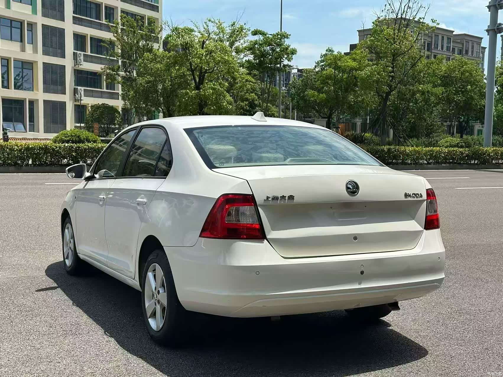 Skoda Rapid, 2013 6