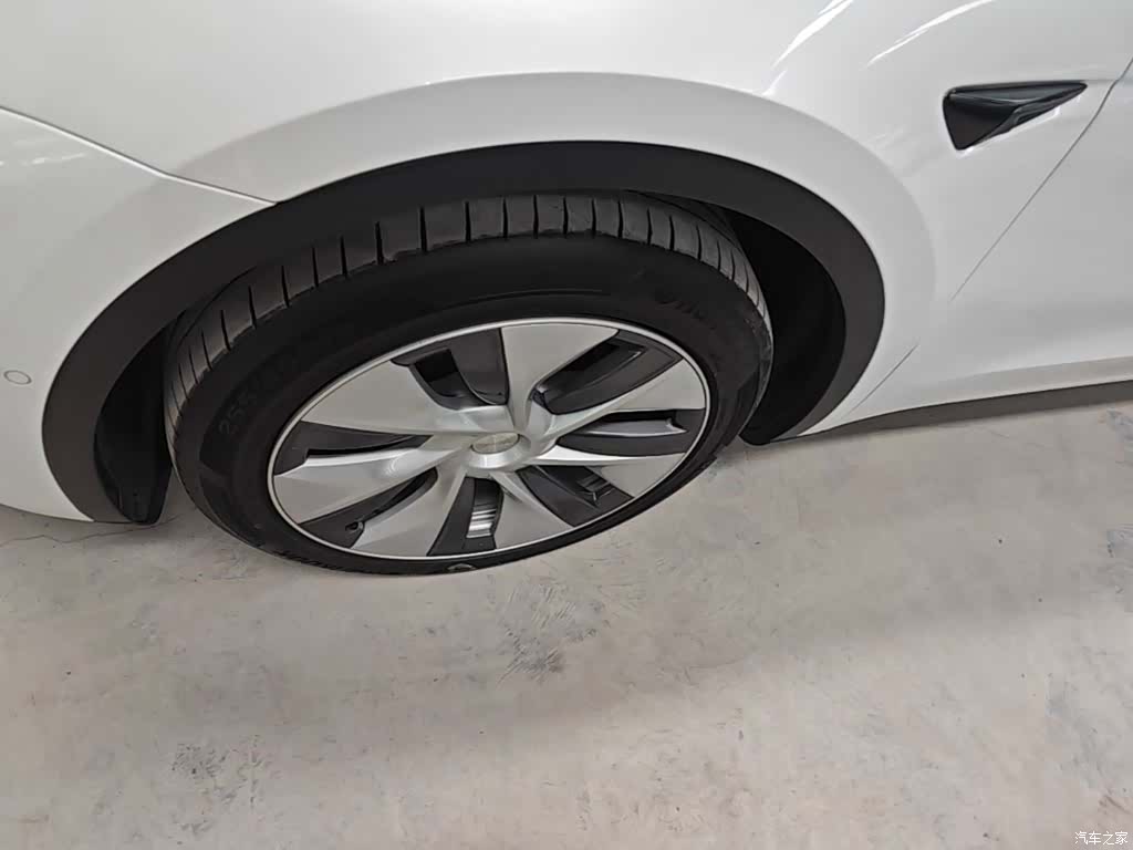 Tesla Model Y, 2021 23