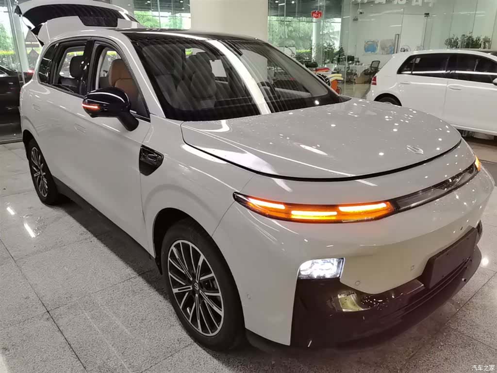 Leapmotor B10, 2025 4