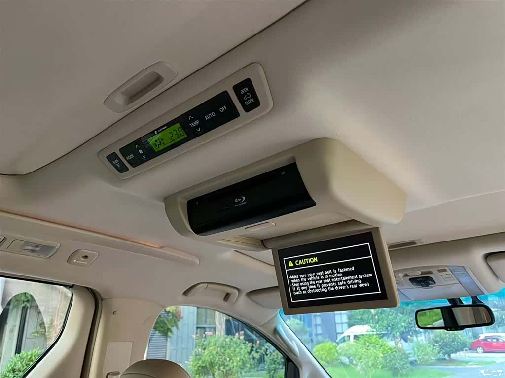 Toyota Alphard, 2015 12