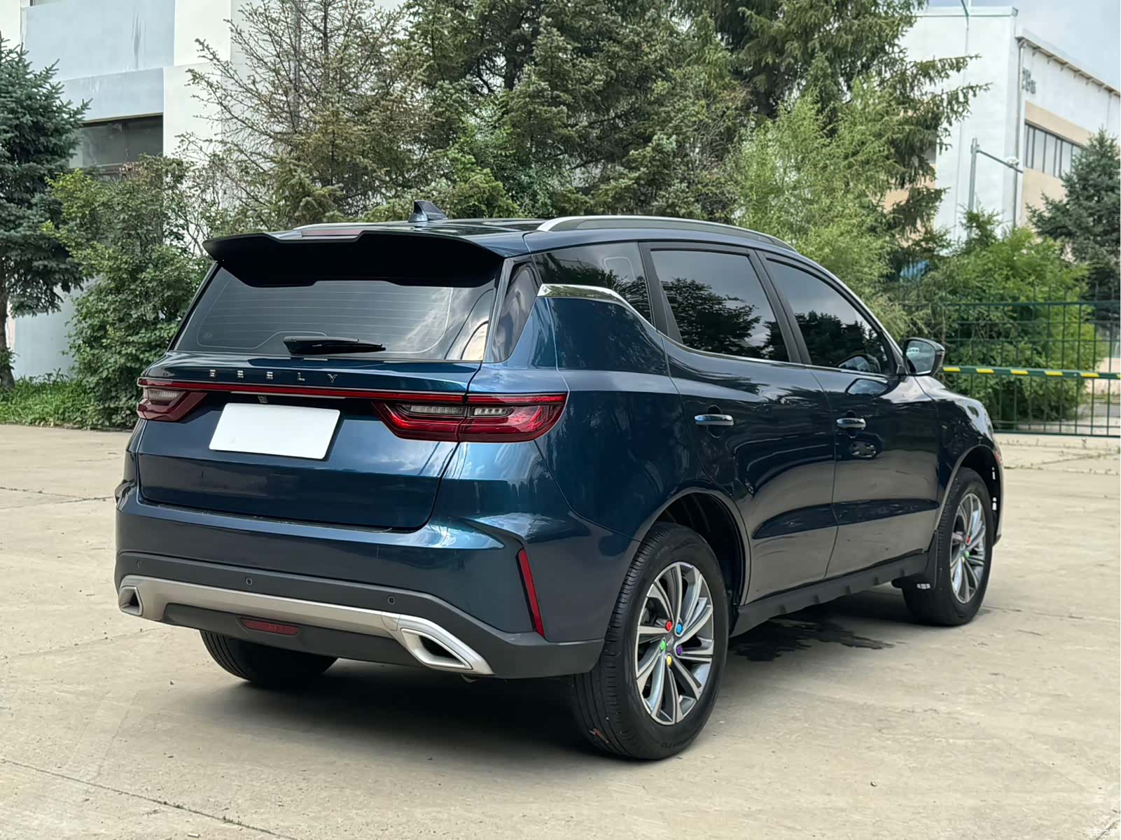 Geely X6, 2022 все фото
