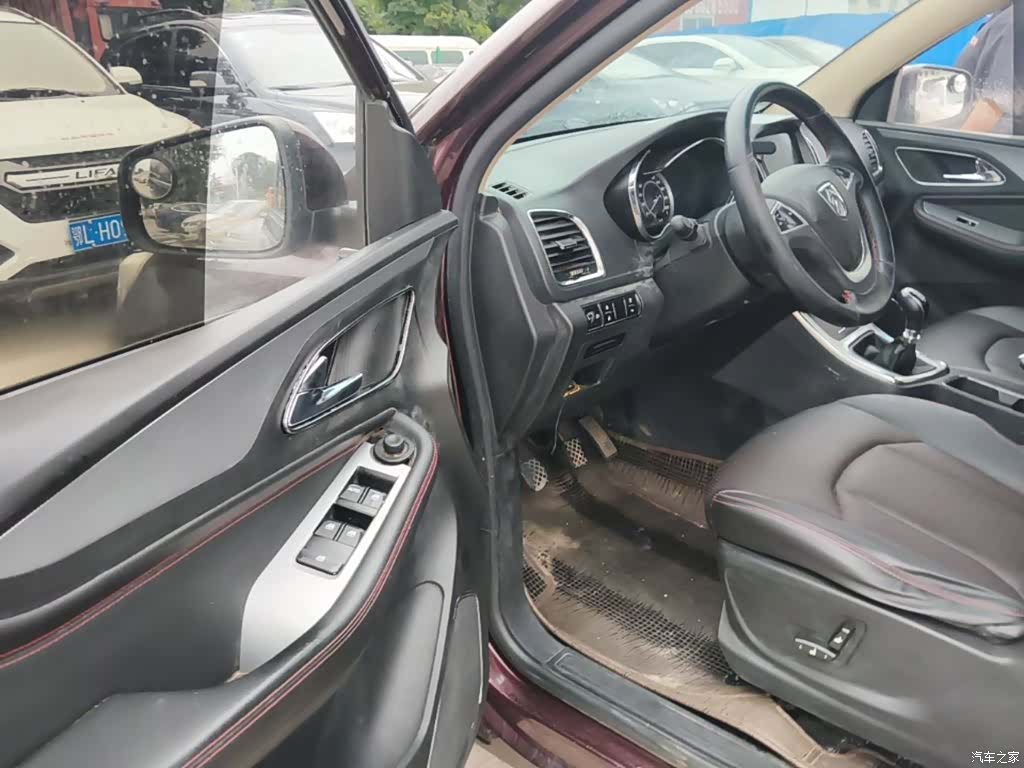Wuling 560, 2016 16