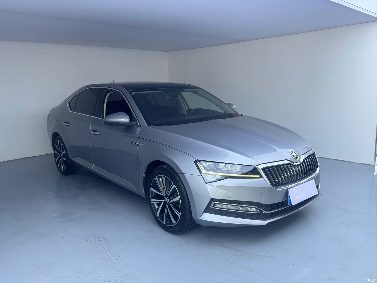 Skoda Superb, 2023 3