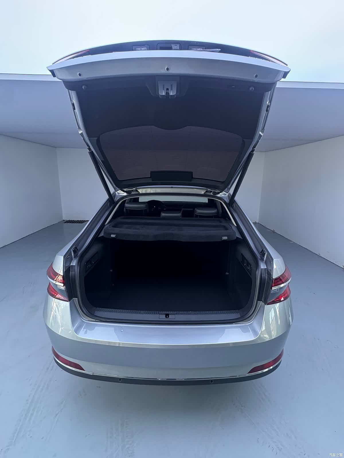 Skoda Superb, 2023 7