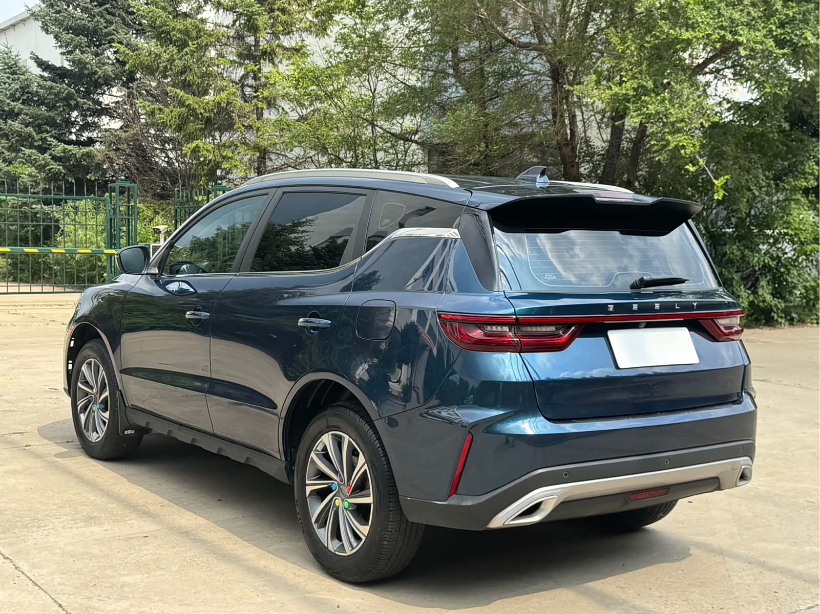 Geely X6, 2022 7