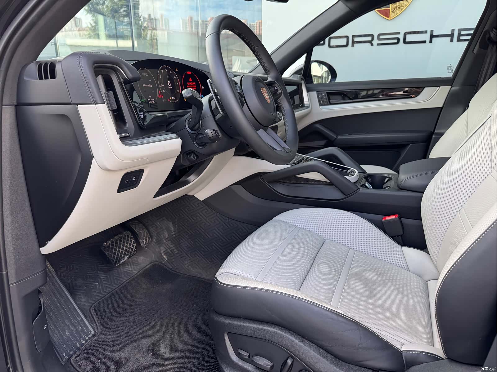 Porsche Cayenne, 2026 11