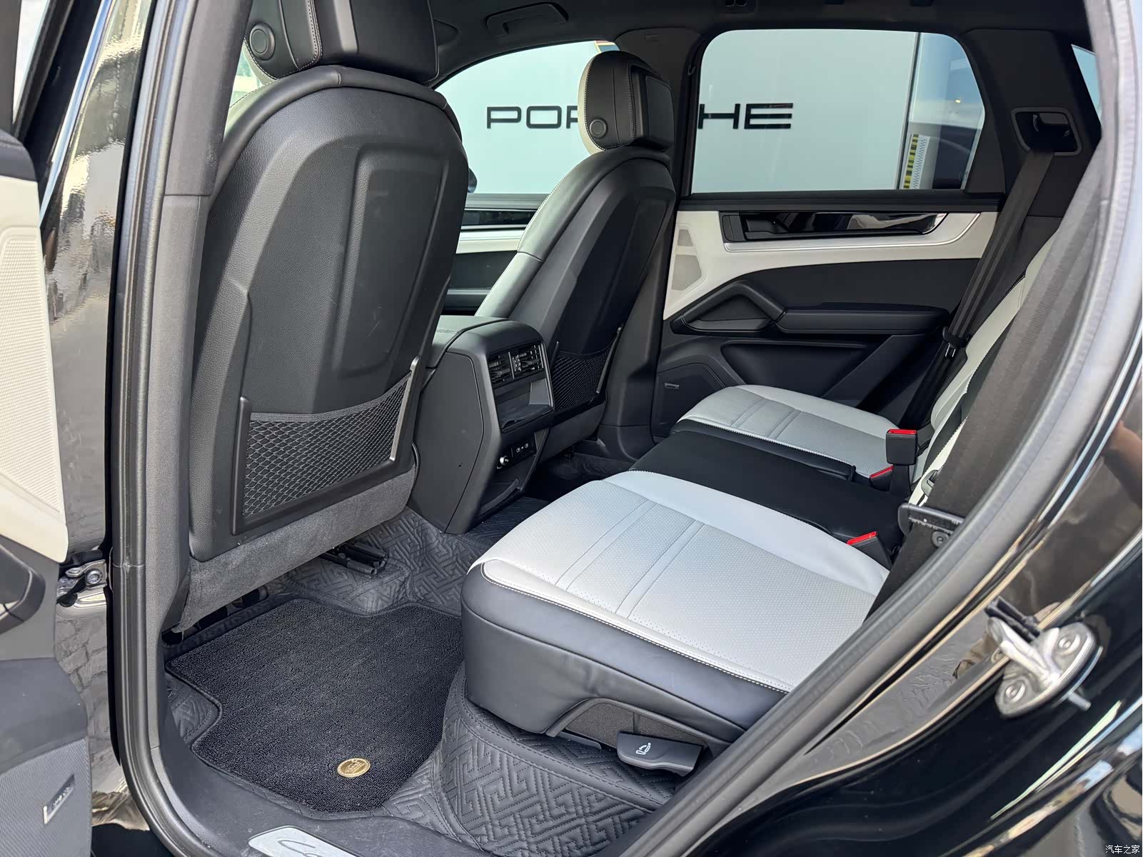 Porsche Cayenne, 2026 15