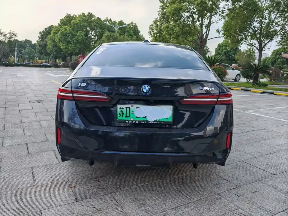 BMW i5