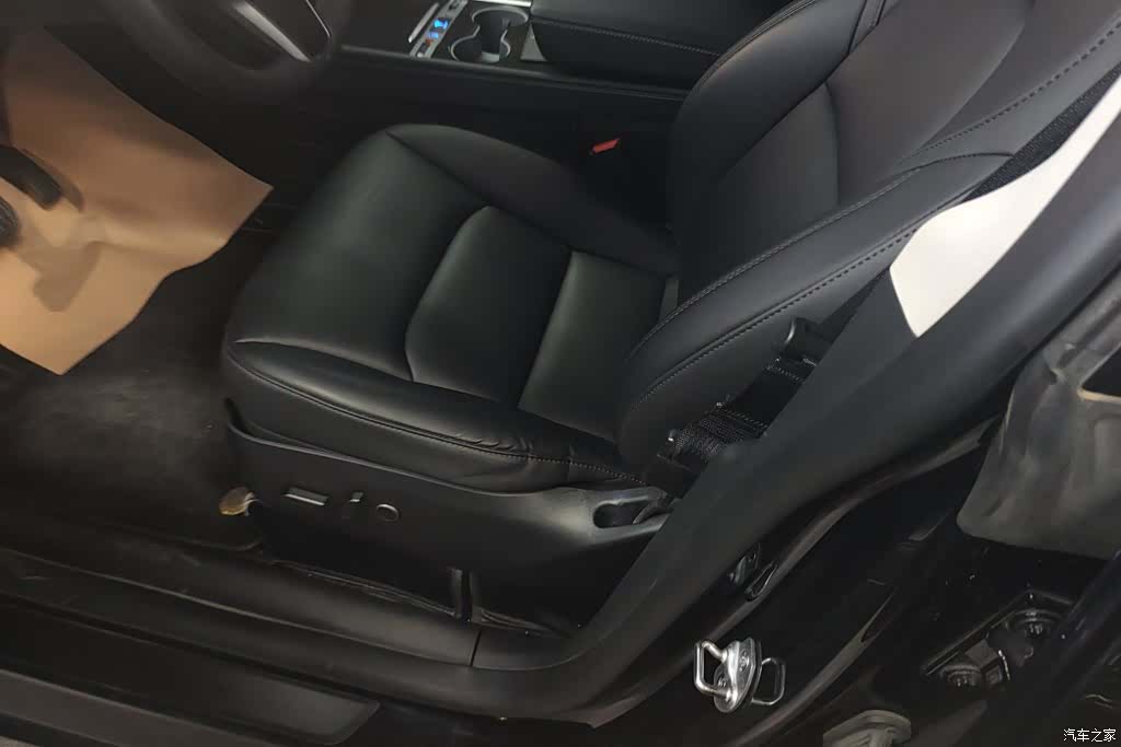 Tesla Model Y, 2023 9