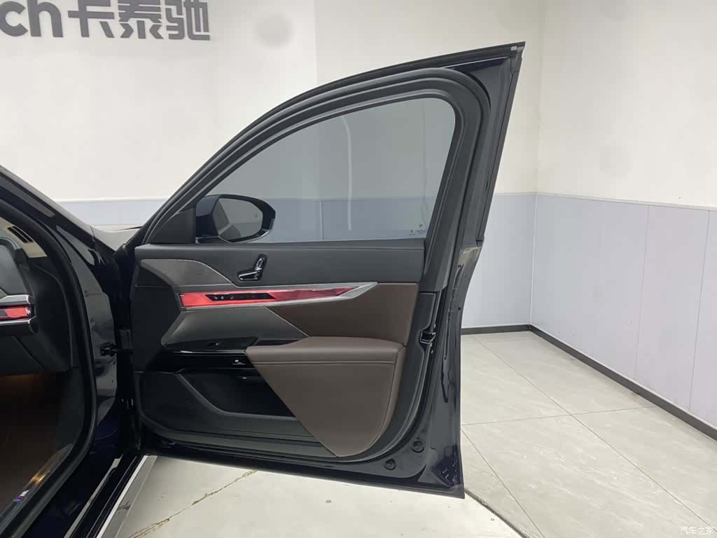 BMW i7, 2025 16