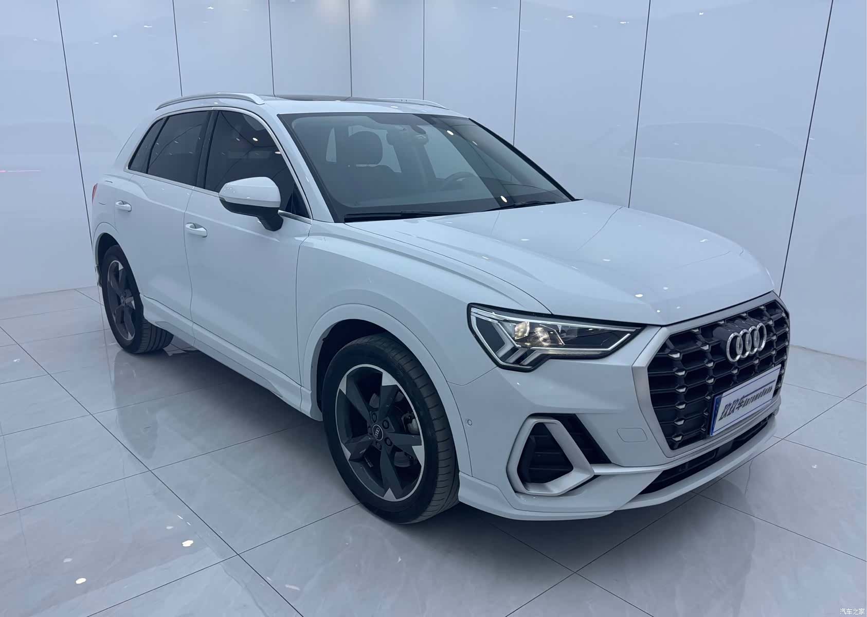 Audi Q3, 2022 4