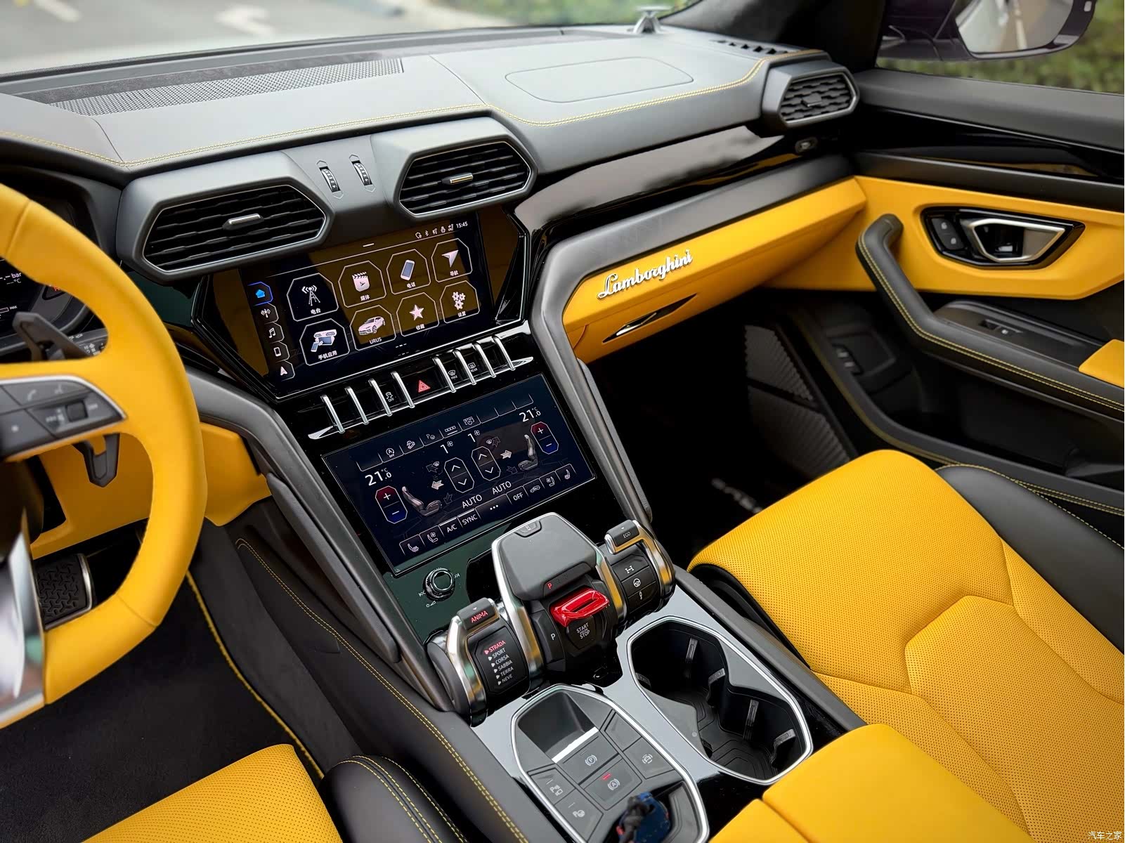 Lamborghini Urus, 2022 12