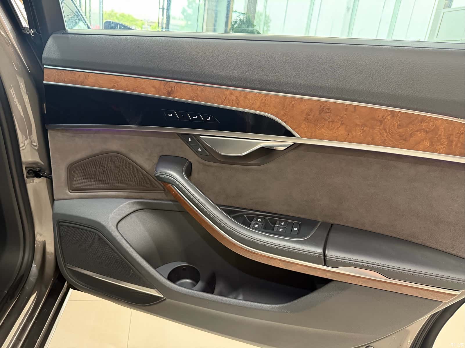 Audi A8L, 2018 10