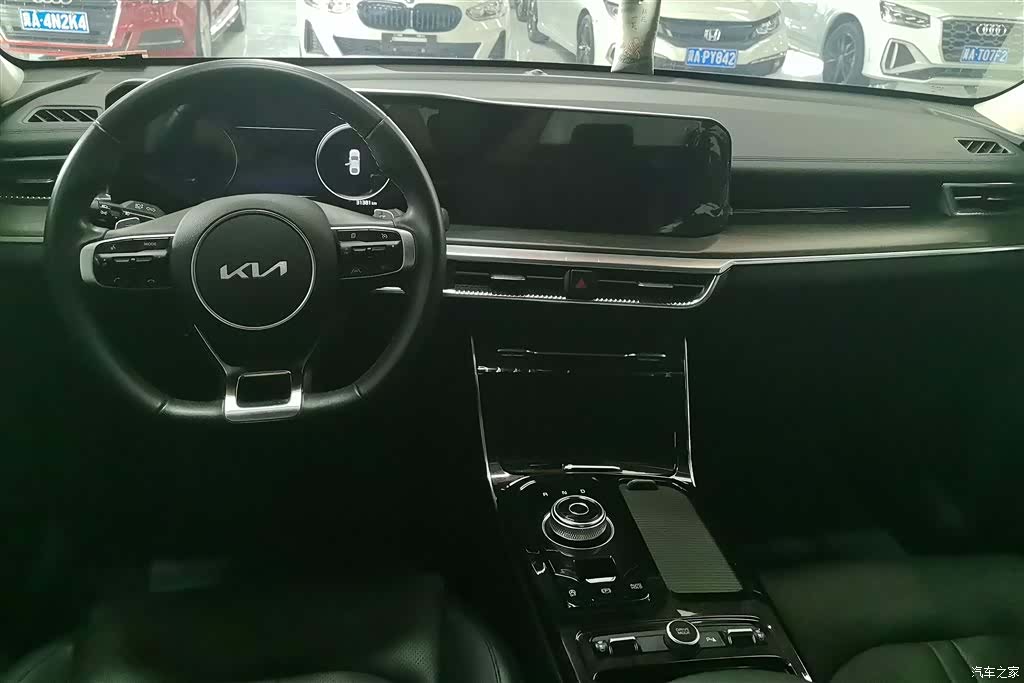 Kia K5, 2023 12
