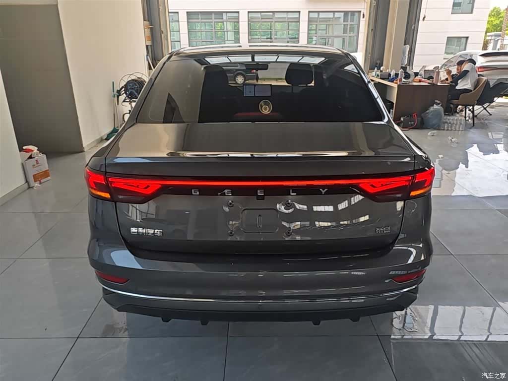 Geely Emgrand, 2025 6
