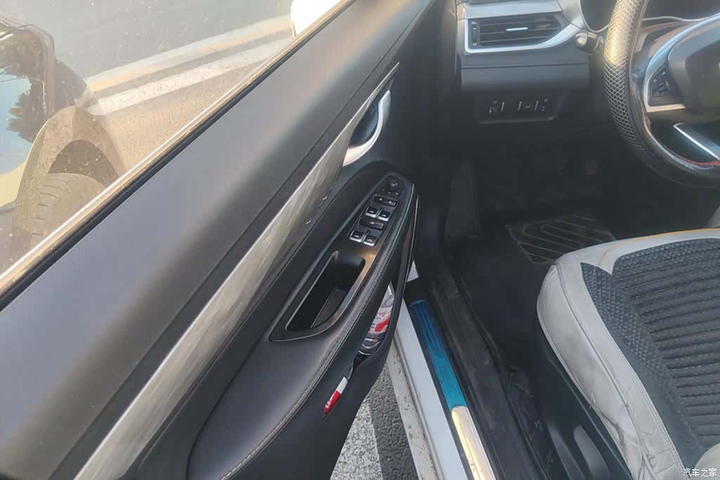 Geely Emgrand, 2019 7