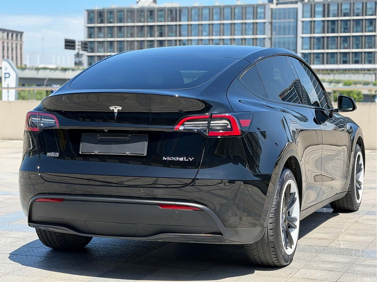 Tesla Model Y, 2023 все фото