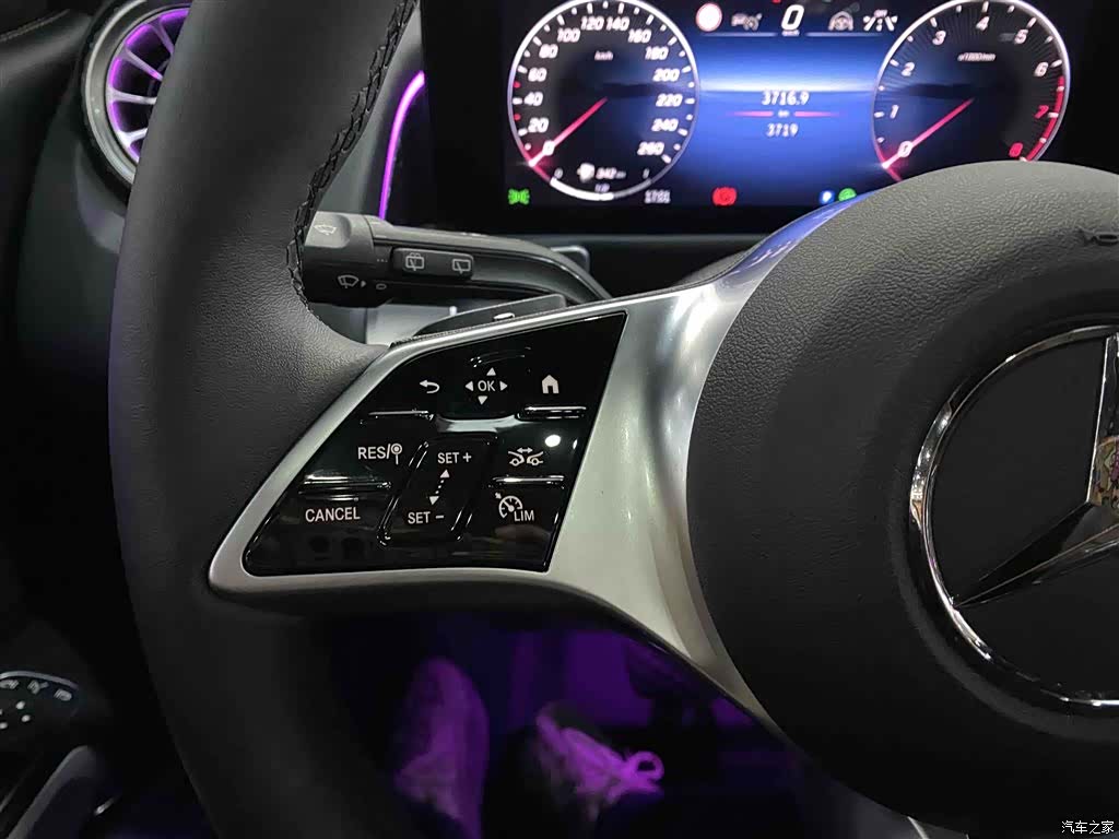 Mercedes-Benz GLB, 2024 13