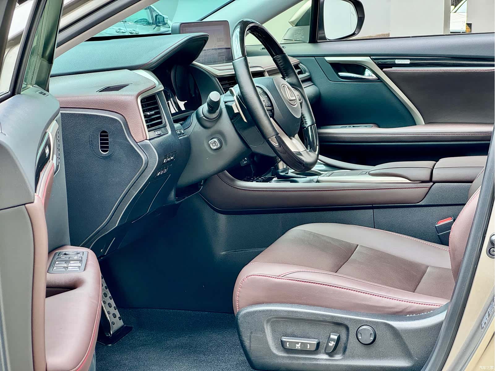 Lexus RX, 2021 все фото