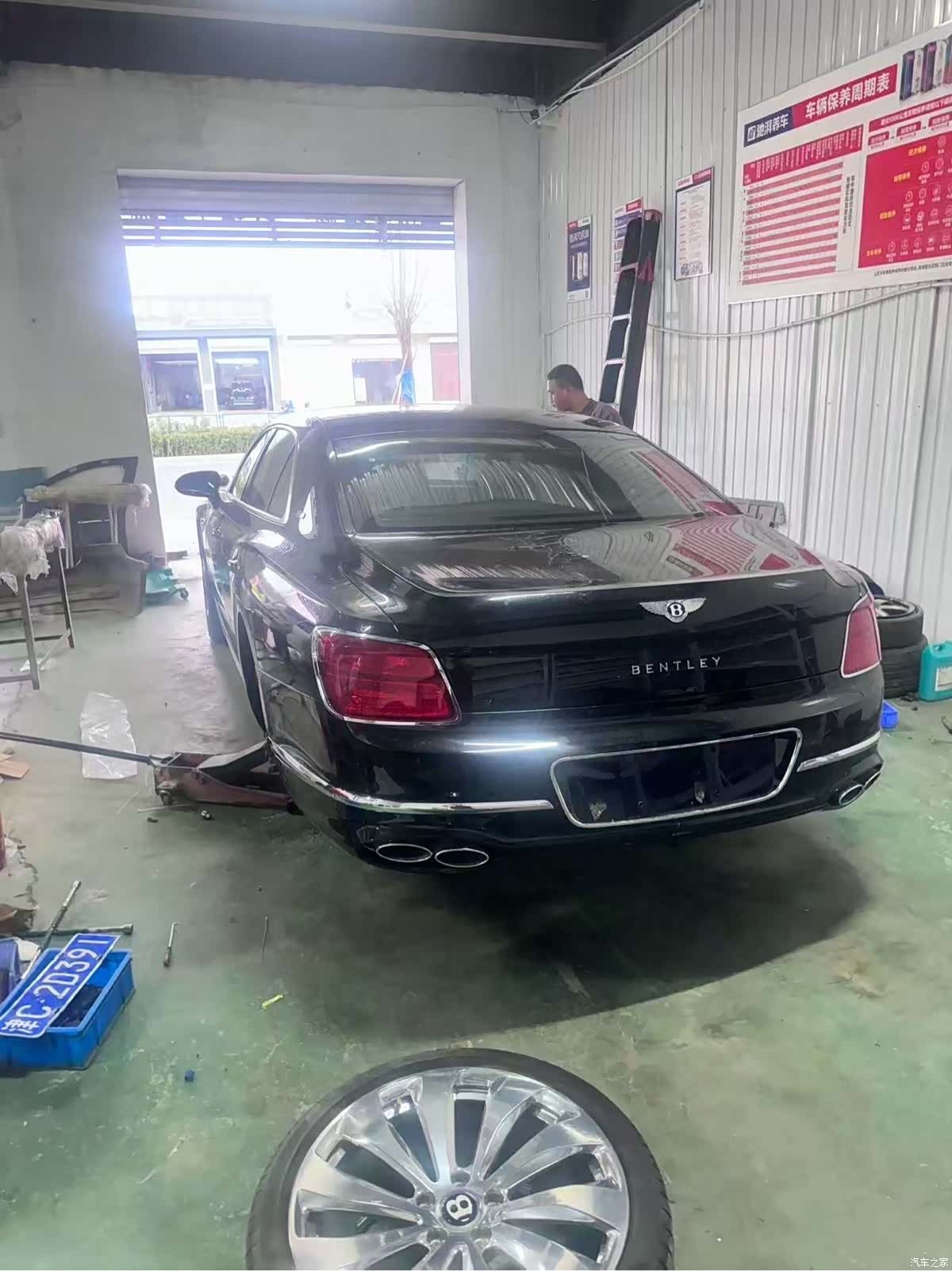 Bentley Flying Spur, 2026 4