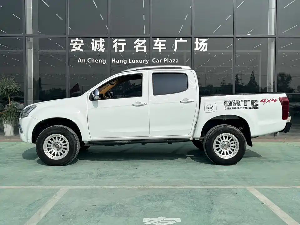 Isuzu D-MAX
