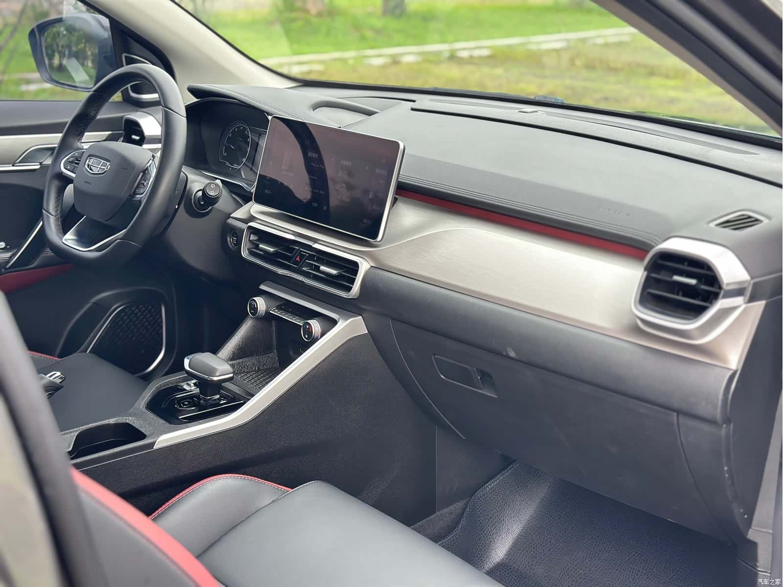 Geely Coolray, 2021 15
