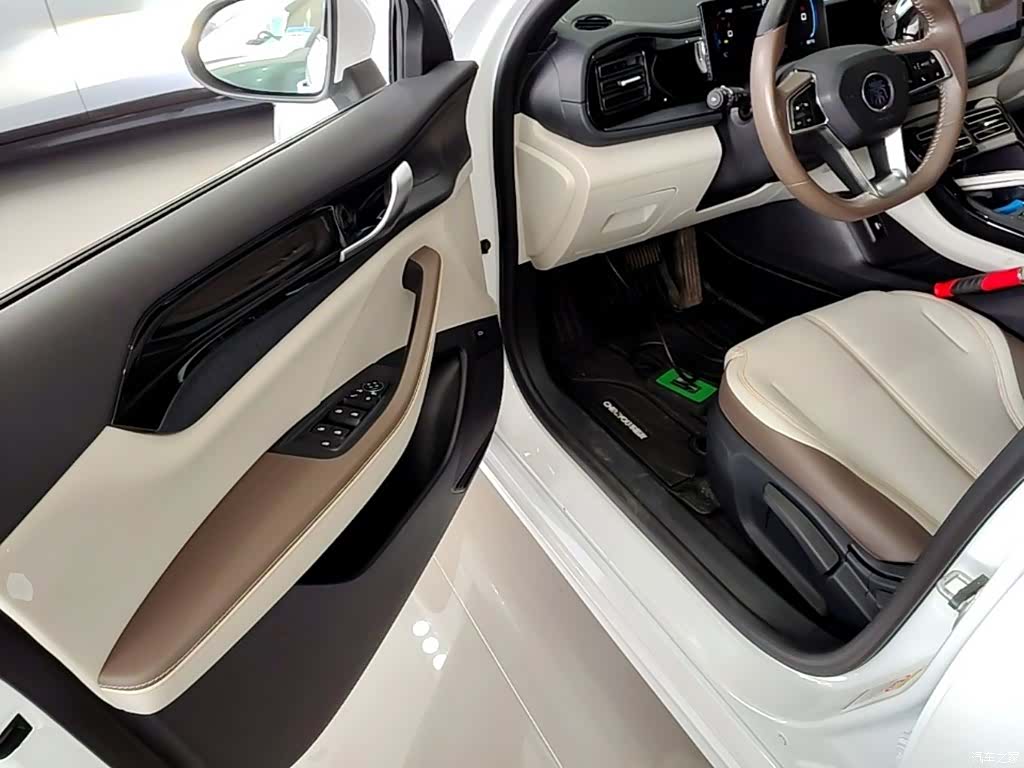 BYD Qin, 2023 16
