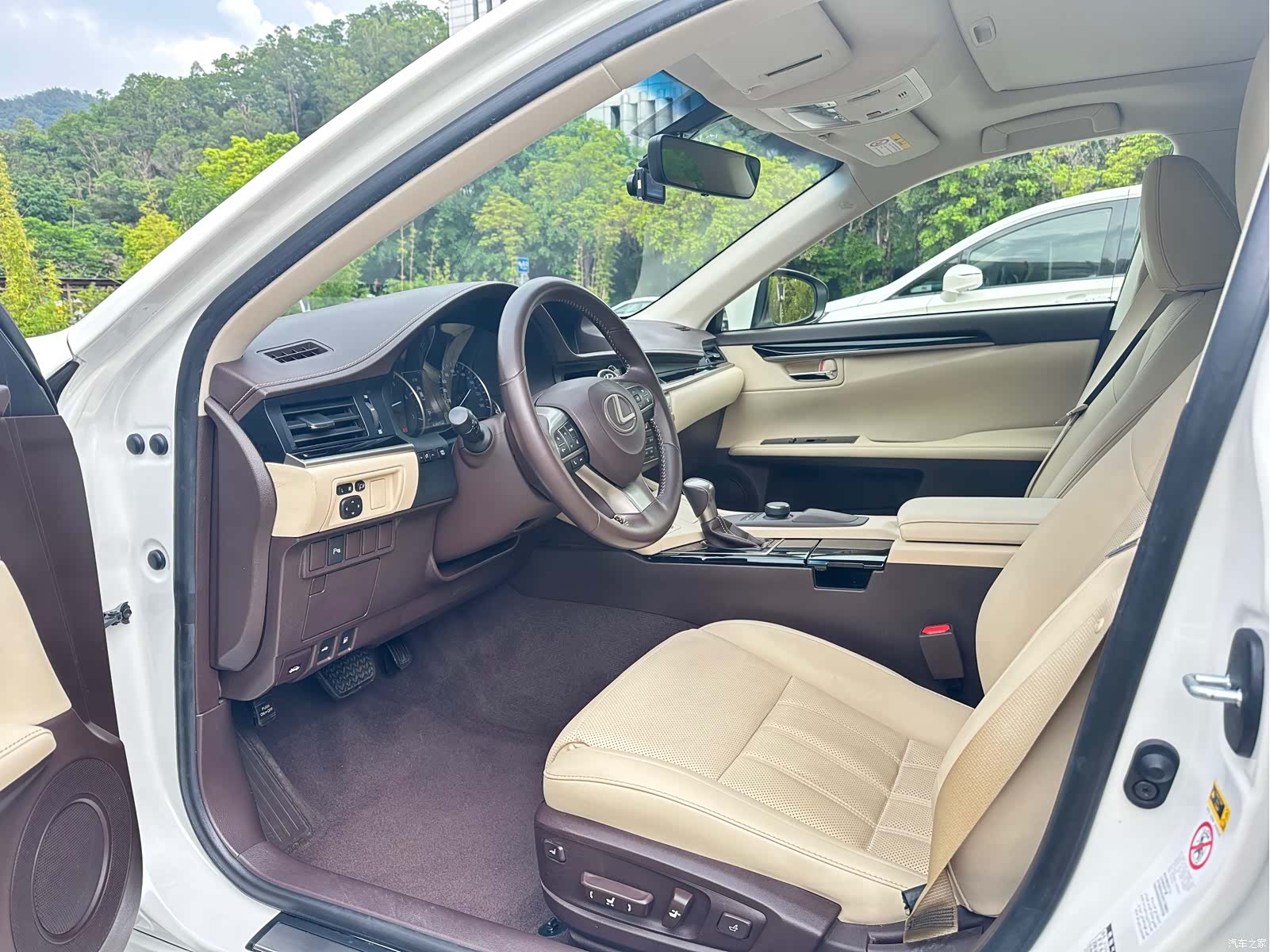 Lexus ES, 2017 9