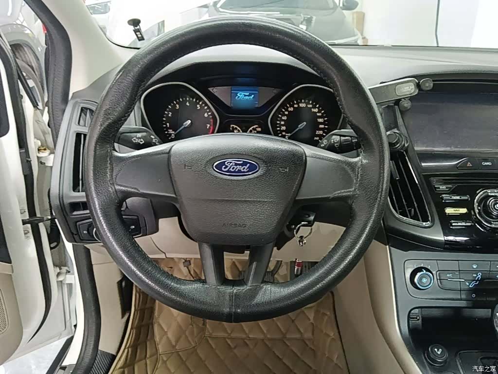 Ford Focus, 2016 11