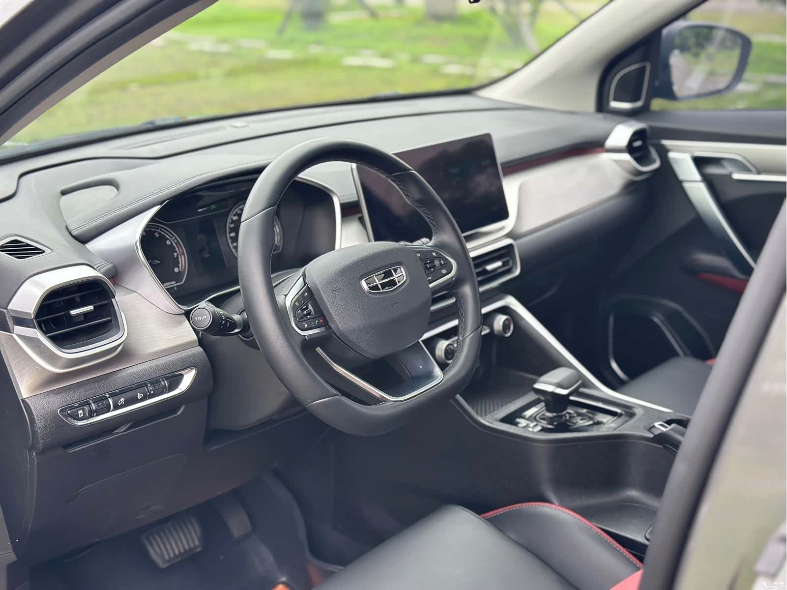 Geely Coolray, 2021 12